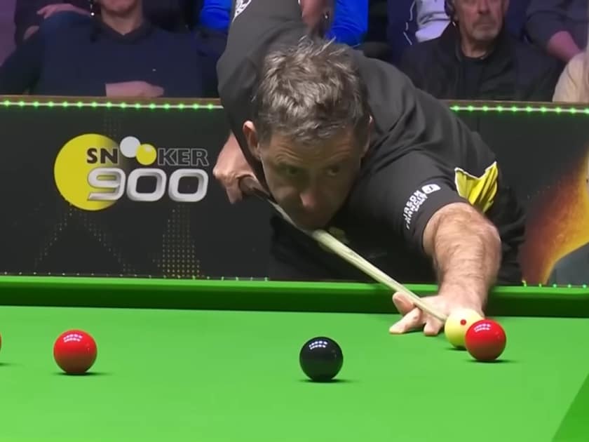 Ronnie O’Sullivan keskittyy lyöntiin, hän tavoittelee kahdeksatta mestaruuttaan snookerin mm-kisoissa